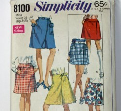 8100 SIMPLICITY 1969 WRAP, YOKE, TAB, KILT SKIRTS LENGTHS PATTERN 25.5''; 27" WAIST